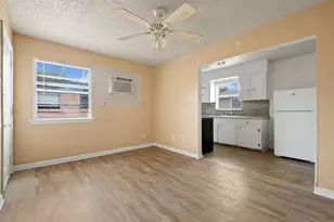 7410 Lindencrest St, Houston, TX 77061 - Photo 16
