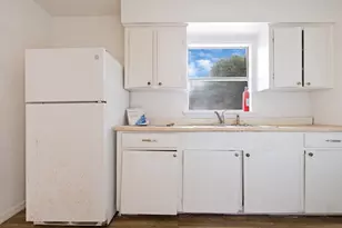 7410 Lindencrest St, Houston, TX 77061 - Photo 10