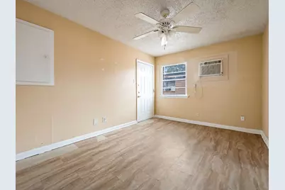 7410 Lindencrest Street, Houston, TX 77061 - Photo 32