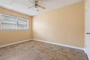 7410 Lindencrest St, Houston, TX 77061 - Photo 18