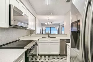 7700 Seawall Blvd, Galveston, TX 77551 - Photo 16