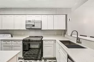 7700 Seawall Blvd, Galveston, TX 77551 - Photo 14