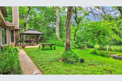 212 Live Oak Lane, Lake Jackson, TX 77566 - Photo 4