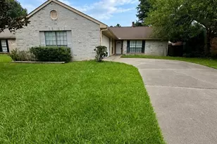 22722 Hawkwood Dr, Spring, TX 77373 - Photo 2