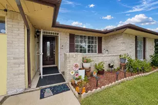 12711 Cooperstown Dr, Houston, TX 77089 - Photo 2