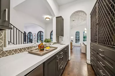 2330 Maroneal Street, Houston, TX 77030 - Photo 10