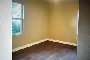 215 Anna St, Tomball, TX 77375 - Photo 2