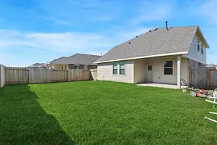 8434 Beacon Bay Cir, Baytown, TX 77523 - Photo 2