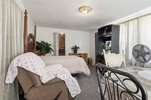 6651 Crestmont St, Houston, TX 77033 - Photo 12