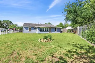 6651 Crestmont St, Houston, TX 77033 - Photo 22