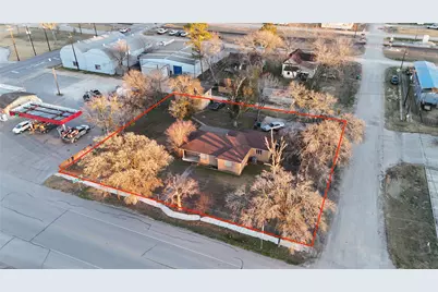 111 W York Street, Ganado, TX 77962 - Photo 1