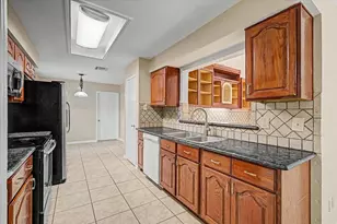 7315 Foxside Ln, Humble, TX 77338 - Photo 10