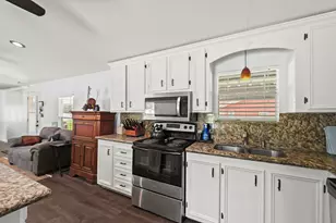 729 N Lake Shore Dr, Trinity, TX 75862 - Photo 16