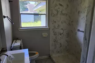701 Sherrill St, West Orange, TX 77630 - Photo 8