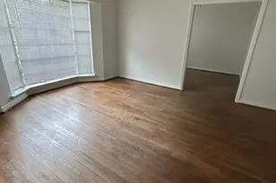 10222 Oak Point Dr, Houston, TX 77043 - Photo 4
