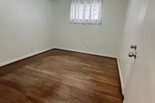 10222 Oak Point Dr, Houston, TX 77043 - Photo 14