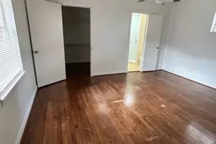 10222 Oak Point Dr, Houston, TX 77043 - Photo 8