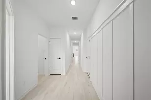 4711 Bay Vista Dr, Baytown, TX 77523 - Photo 2