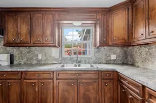 3914 Cetti St, Houston, TX 77009 - Photo 6