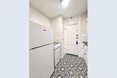 1126 Berthea Street #25, Houston, TX 77006 - Photo 8