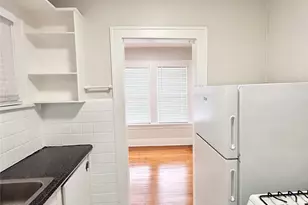 1126 Berthea St, Houston, TX 77006 - Photo 10