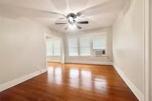 1126 Berthea St, Houston, TX 77006 - Photo 2