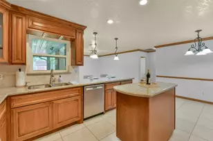 408 Holly Fern Dr, League City, TX 77573 - Photo 8