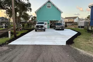 7 Flounder Cir, Freeport, TX 77541 - Photo 2