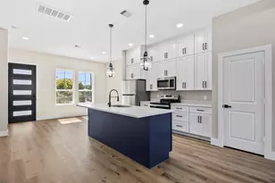 5949 Collingsworth St, Houston, TX 77026 - Photo 8