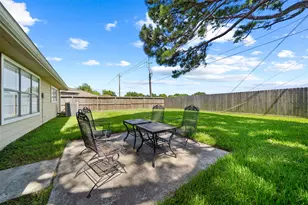 9906 Rocky Hollow Rd, La Porte, TX 77571 - Photo 16
