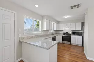 9906 Rocky Hollow Rd, La Porte, TX 77571 - Photo 4