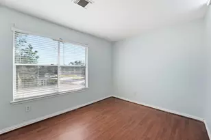 9602 Tree Sparrow Ln, Houston, TX 77083 - Photo 10