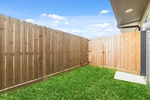 11940 S Hoa Sen Cir, Houston, TX 77072 - Photo 22