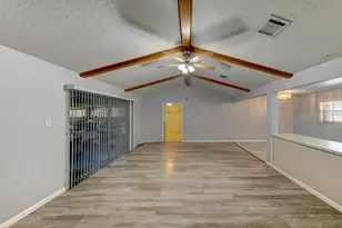 10714 Ballantine St, Houston, TX 77075 - Photo 6