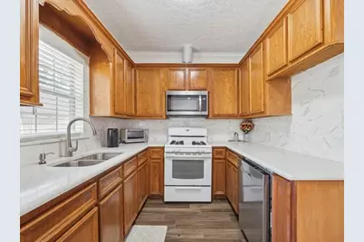 1801 Hussion Street, Houston, TX 77003 - Photo 10