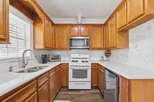 1801 Hussion St, Houston, TX 77003 - Photo 10