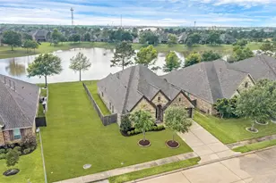 13438 Swift Creek Dr, Pearland, TX 77584 - Photo 2