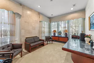 8103 Lake Edge Ct, Houston, TX 77071 - Photo 6