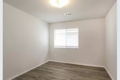 8626 Middleton Oaks Circle, Houston, TX 77028 - Photo 10