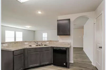 8626 Middleton Oaks Circle, Houston, TX 77028 - Photo 2
