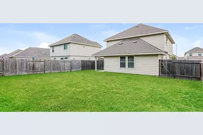 8626 Middleton Oaks Circle, Houston, TX 77028 - Photo 4