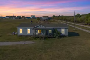 4423 W Bayshore Rd, Anahuac, TX 77514 - Photo 2