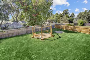 15334 Bratten Ln, Houston, TX 77598 - Photo 10