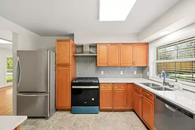 5109 Nina Lee Lane, Houston, TX 77092 - Photo 10