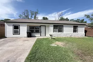 8837 Oak Knoll Ln, Houston, TX 77078 - Photo 2