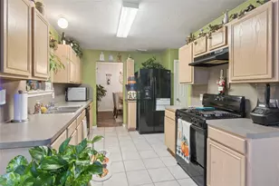 7806 Tamora Ln, Pasadena, TX 77505 - Photo 6