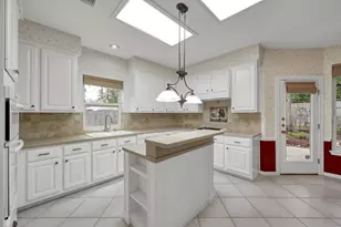 92 S Bonneymead Cir, The Woodlands, TX 77381 - Photo 8