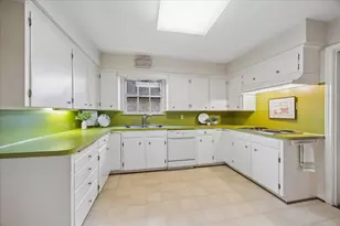 12127 Overcup Dr, Houston, TX 77024 - Photo 12