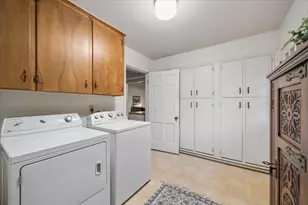 12127 Overcup Dr, Houston, TX 77024 - Photo 22