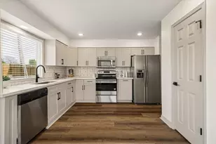 9203 Belle Park Dr, Houston, TX 77099 - Photo 12